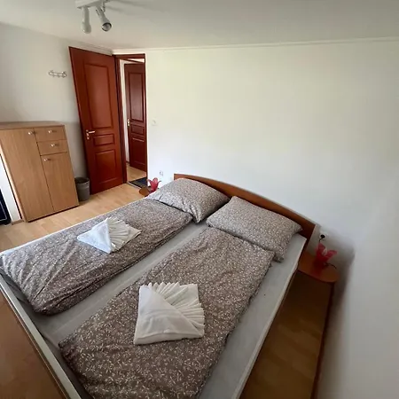 度假居 Nyugalom Szigete Vendeghaz