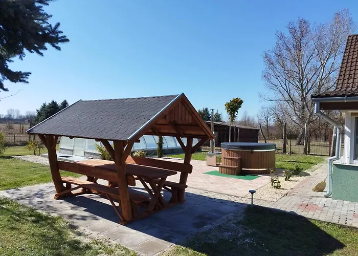 Nyugalom Szigete Сasa de vacaciones Bocsa